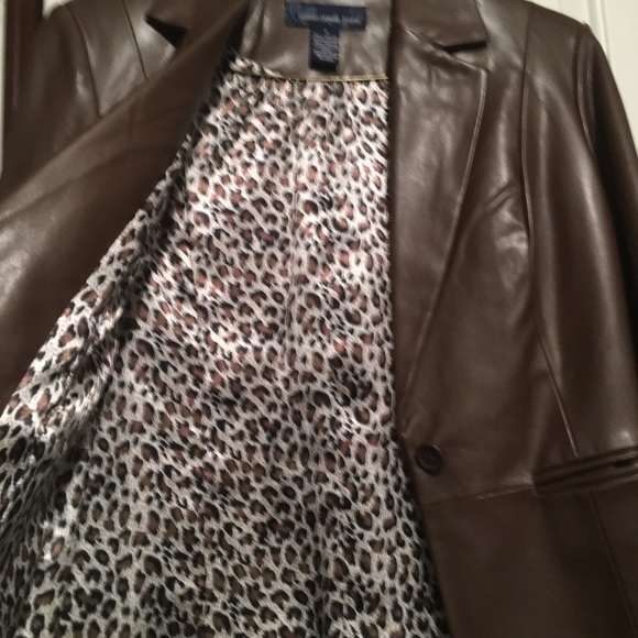 Jacket - Picture 3 of 4